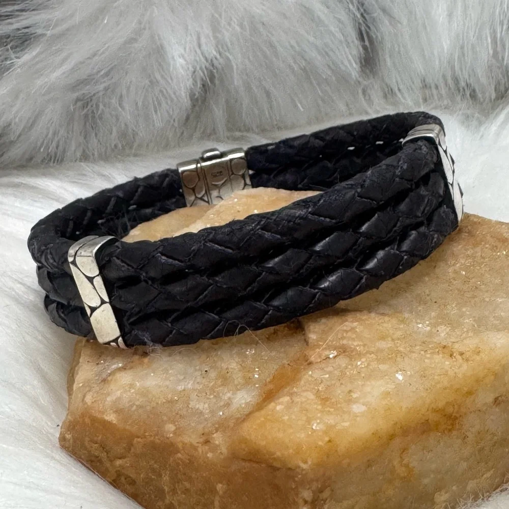 John Hardy Black Leather Men’s Bracelet w/Kali .925 Sterling Silver
